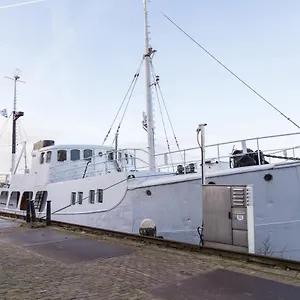Botel M/s Svalbard