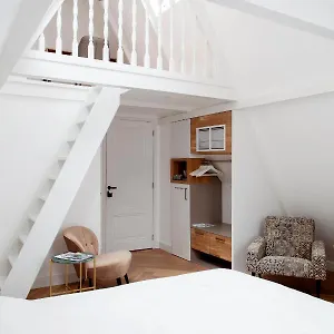 Bed & Breakfast Luxe Suites Roses